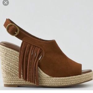 American Eagle Fringe wedge
